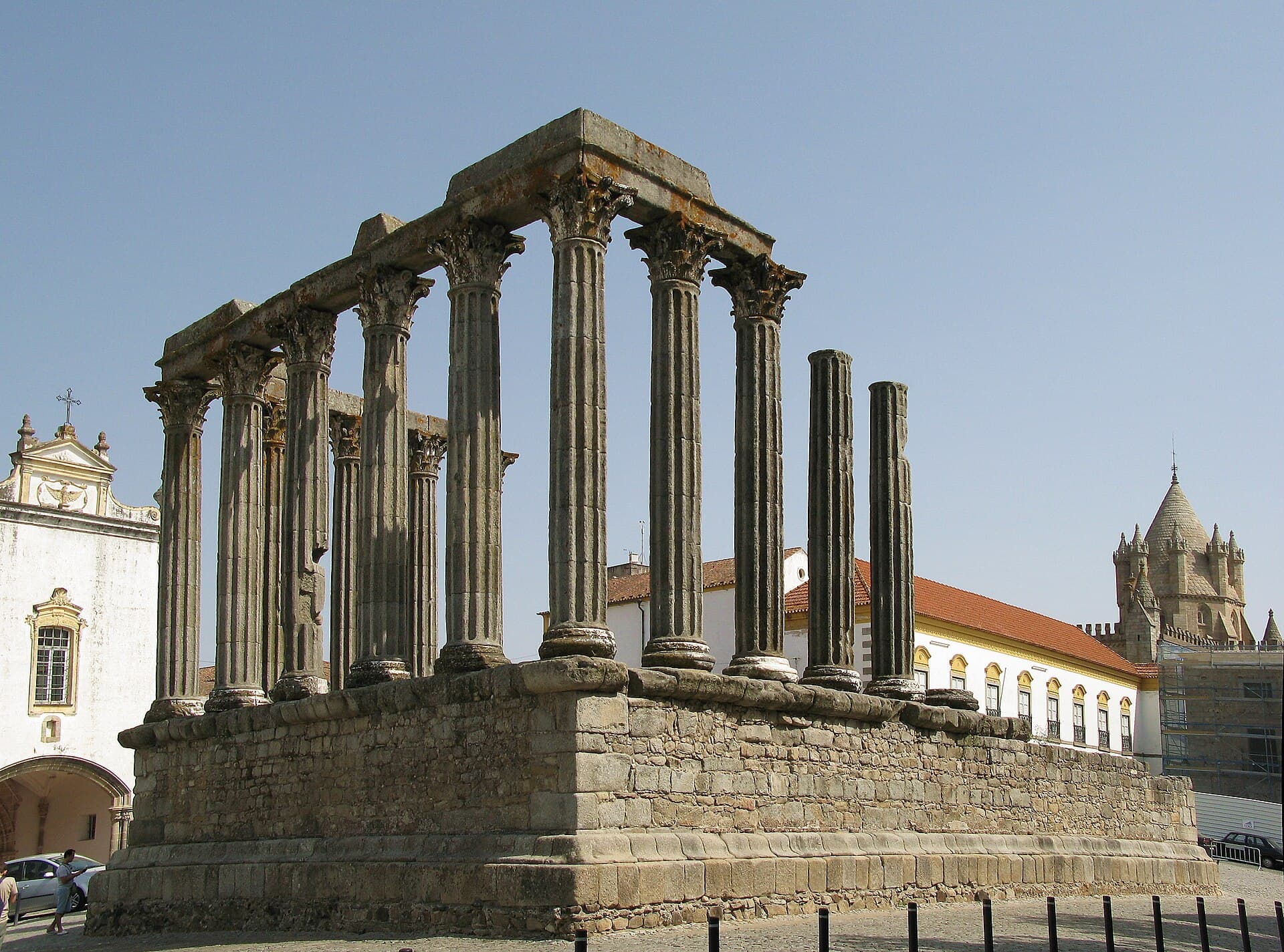 Évora